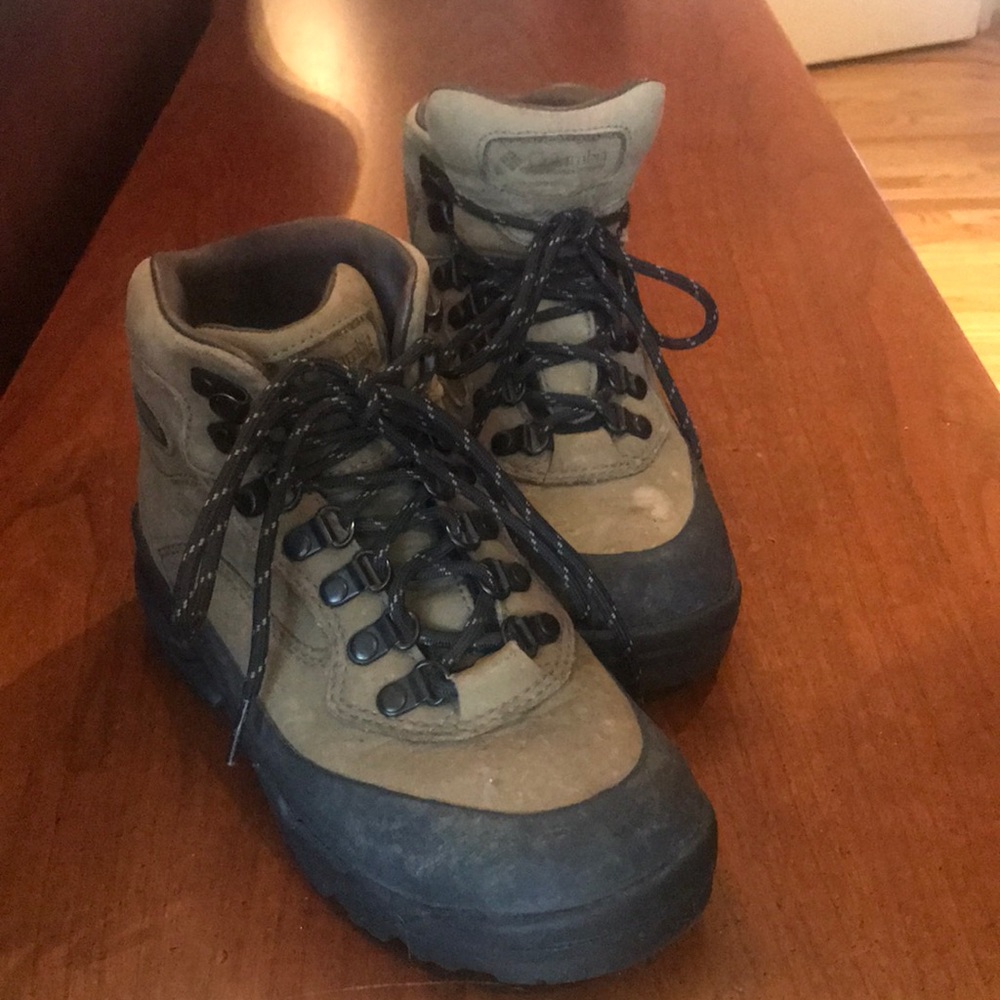 Waterproof hiking boots. Great condition.